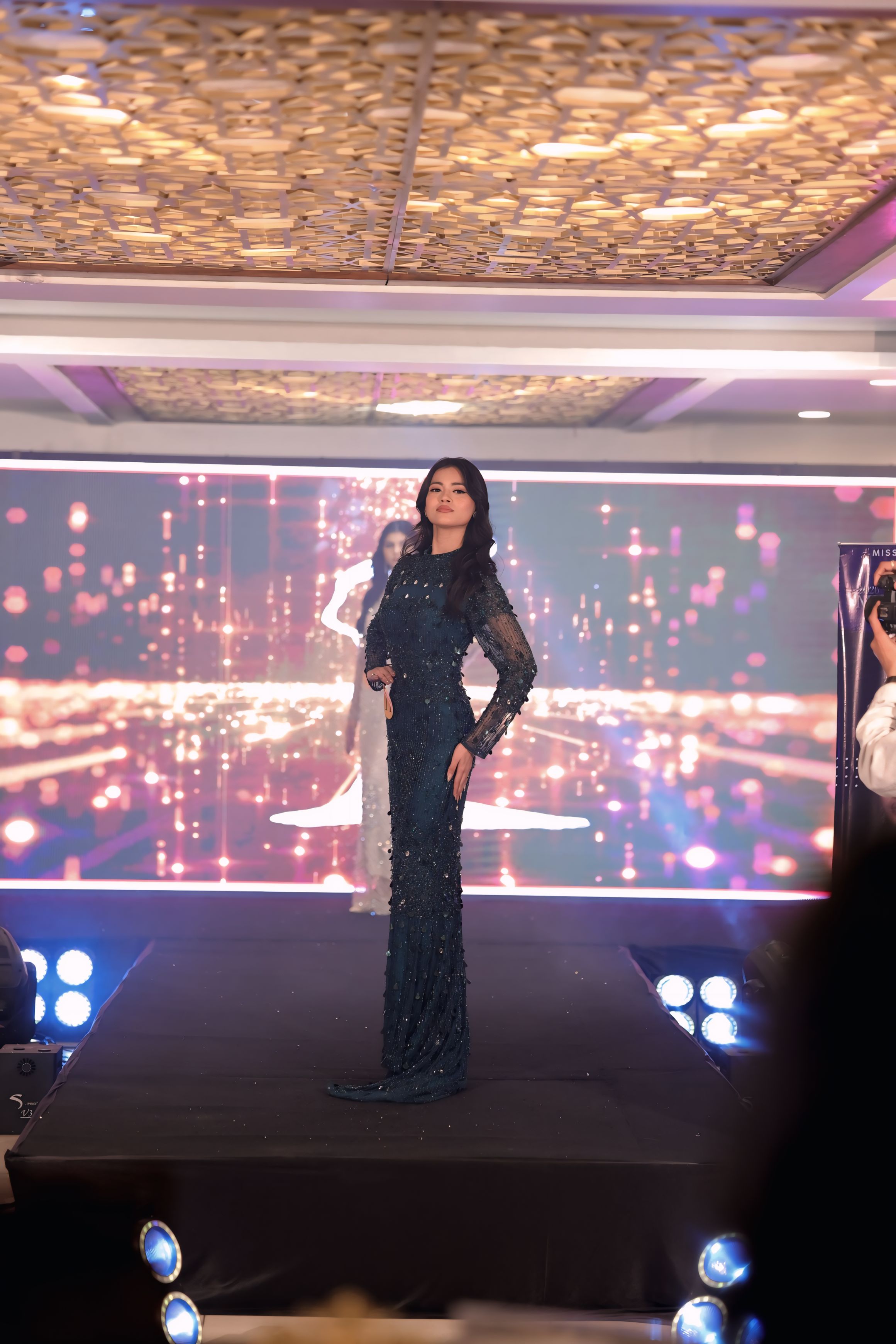 Contestant in Teal Gown